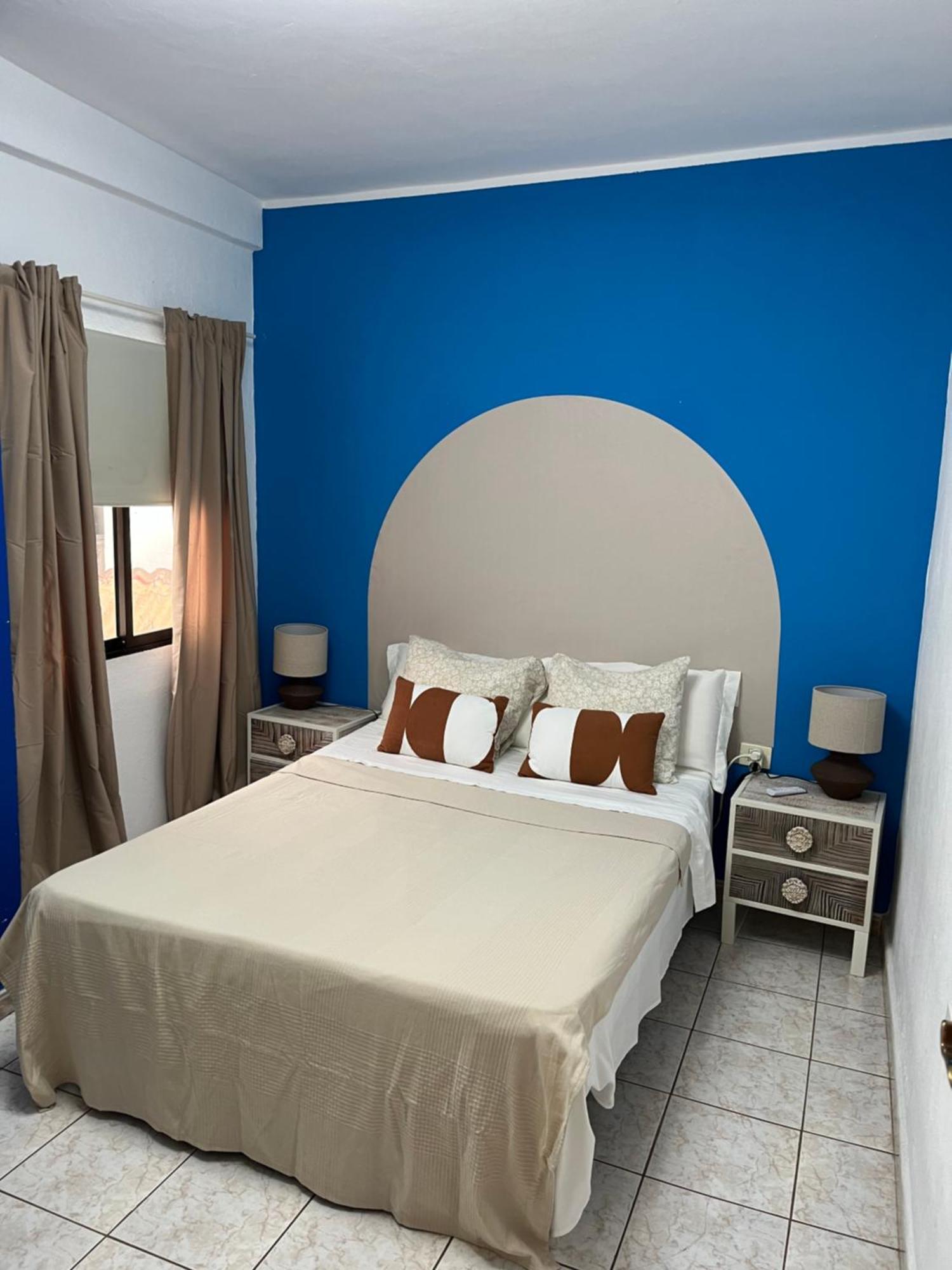 Cornelias Home 5A Playa Лос Кристианос Екстериор снимка
